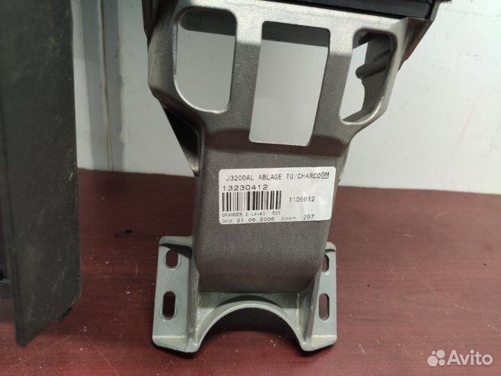 Консоль между сидений Opel Vectra C Z18XER 2008