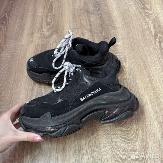 Balenciaga triple s