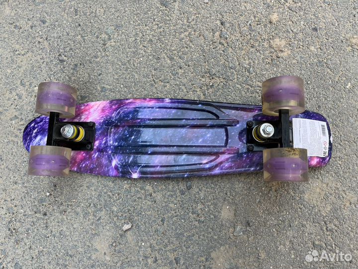 Продам скейтборд типа pennyboard