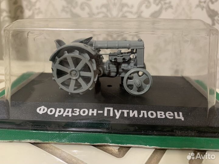 Модель трактора