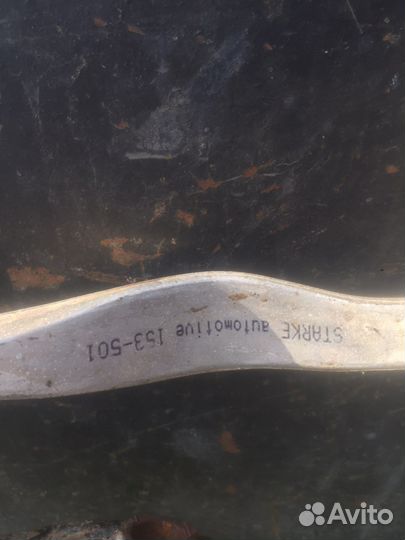 Правый Кулак Audi A6 C5/ Passat B5