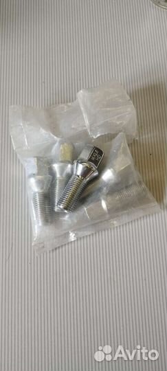Болты колесные