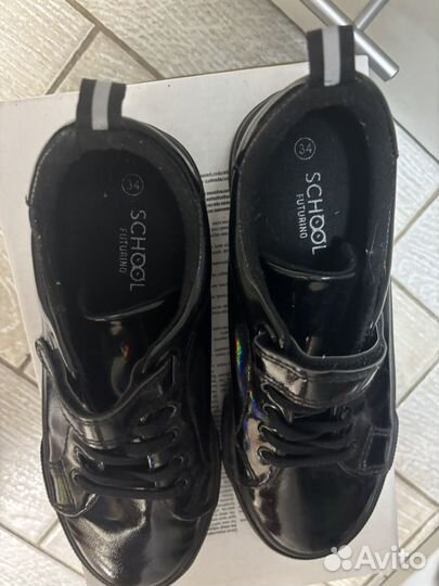 Лакированные кроссовки для девочки