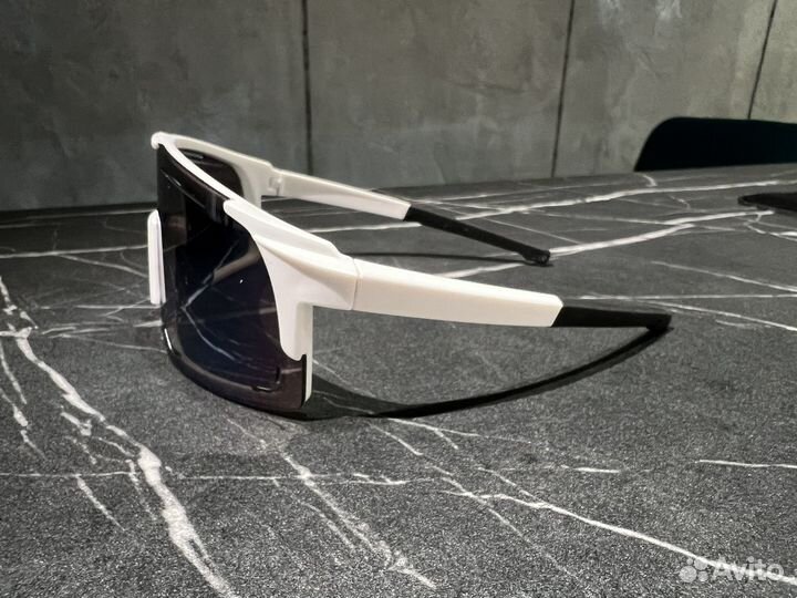 Солнцезащитные очки спортивные