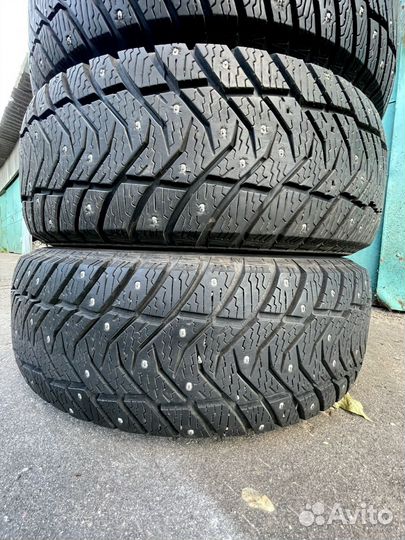 Yokohama IceGuard Stud IG65 215/65 R16 102T