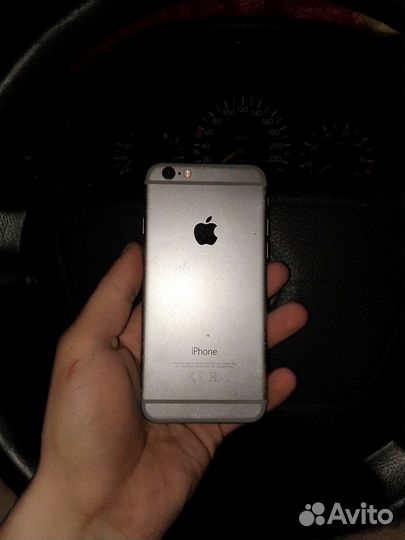Телефон iPhone 6