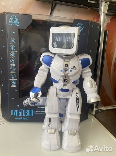 Игрушка робот