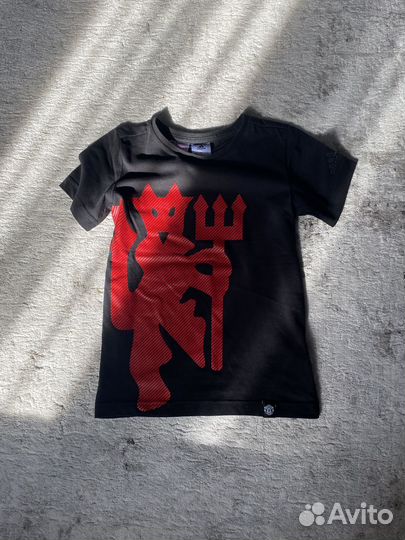 Футболки adidas продаются