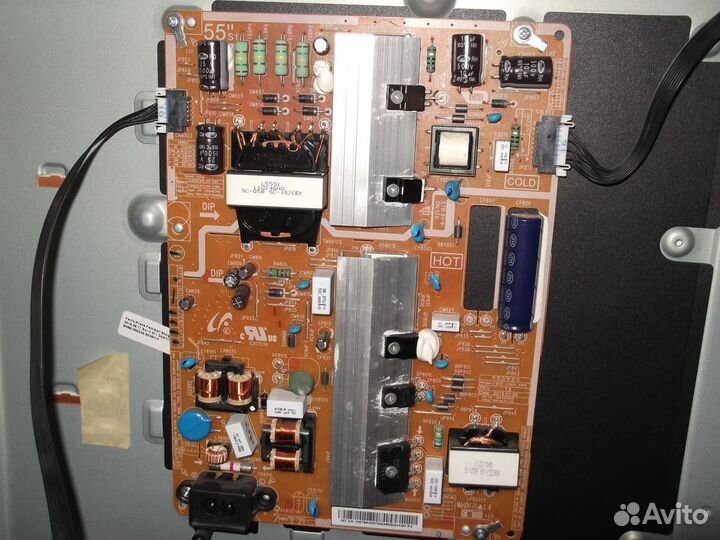 88. Телевизор samsung UE55J6200 / BN44-00704E