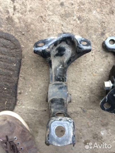 Опора,подушка двигателя ASX, Lanser, Outlander