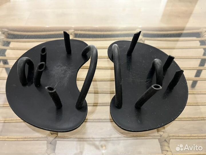 Инвентарь для плавания в бассейне