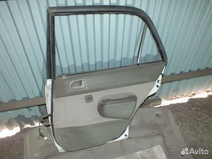 Дверь задняя правая Toyota Corolla AE110 5AFE