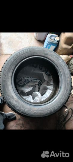 Bridgestone Ice Cruiser 7000 205/60 R16 92T