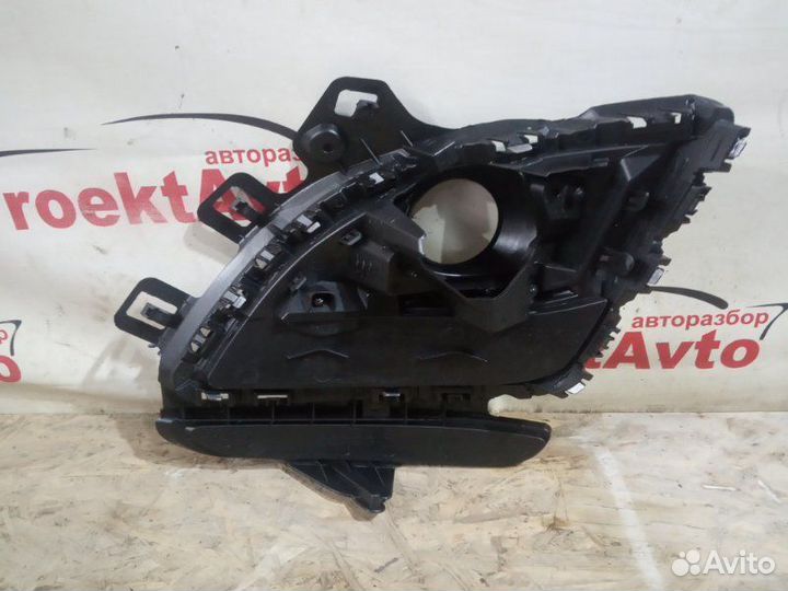 Оконтовка противотуманной фары правая Mazda 6 GH