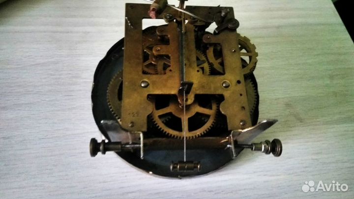 Антикварные часы