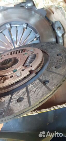 Продается сцепление на ладу иксрей, весту