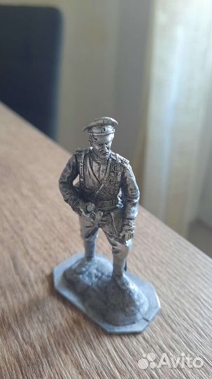 Оловянный солдатик порутчик