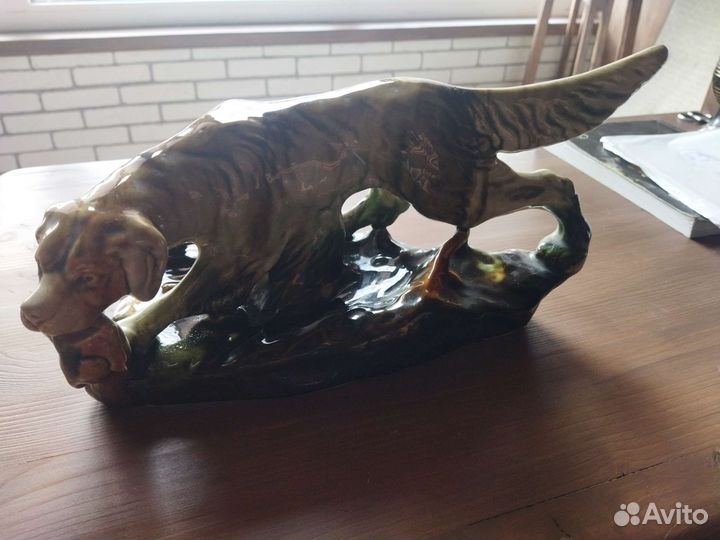 Собака с дичью статуэтка