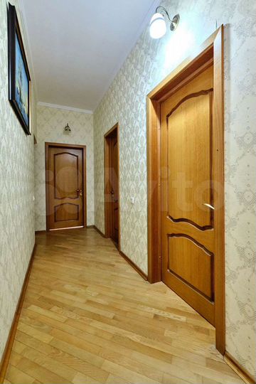 Дом 260 м² на участке 18 сот.