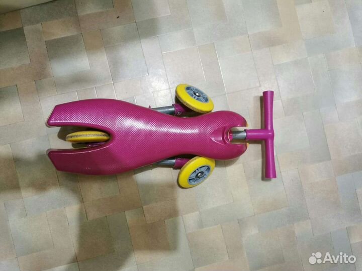 Беговел трехколесный детям с 1 до 2 лет