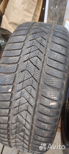Pirelli Winter Sottozero 3 235/45 R18