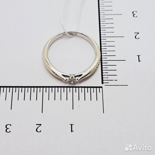 Кольцо с природным камнем Золото