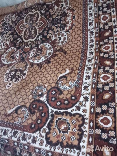 Продам ковры СССР почти новые.висели на стене