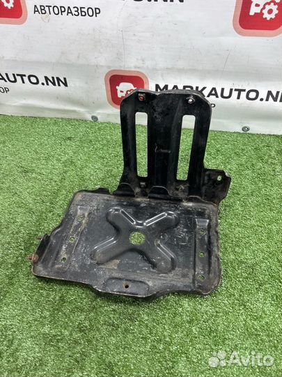 Площадка АКБ Suzuki Sx4 1 1.6 M16A 2009