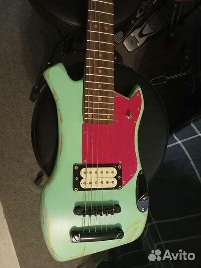 Самодельная гитара из скейтовых дек