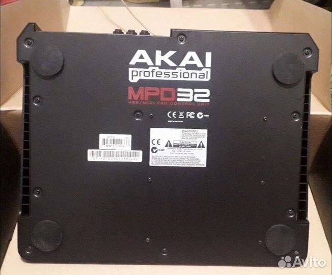 Akai MPD 32