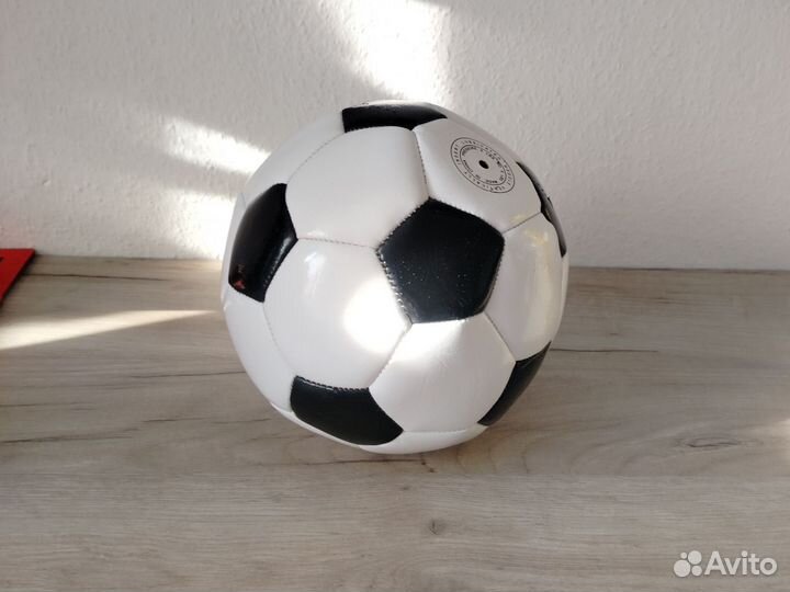 Футбольный мяч