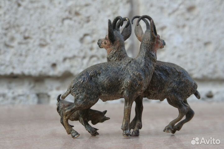 Серны семья козлов Старинная венская бронза
