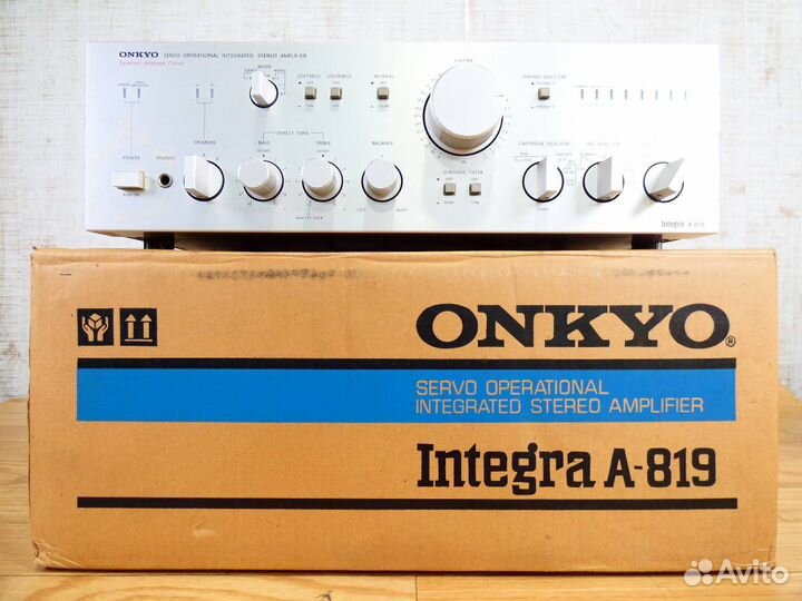 Усилитель мощности Onkyo 819