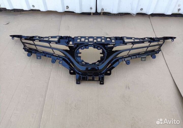 Решётка радиатора Toyota Camry 18-21
