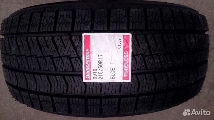 Bridgestone Blizzak Ice 235/45 R17 94S