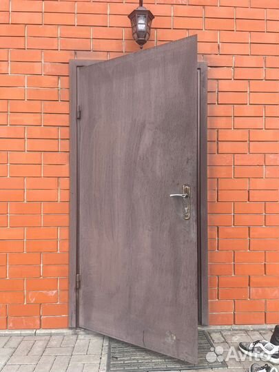 Металлическая дверь бу