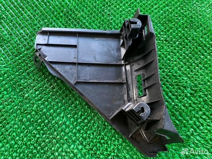 Обшивка стойки лев. перед. Infiniti Qx56, Qx80