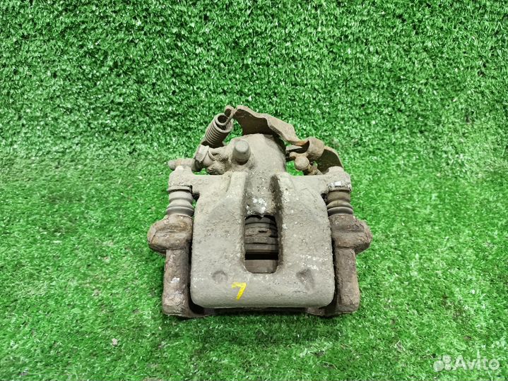 Суппорт Auris (07-12) /Corolla 180 (13) зад L б/у