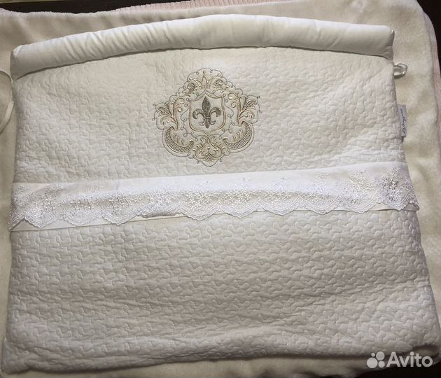 Бортики в кроватку с одеялом