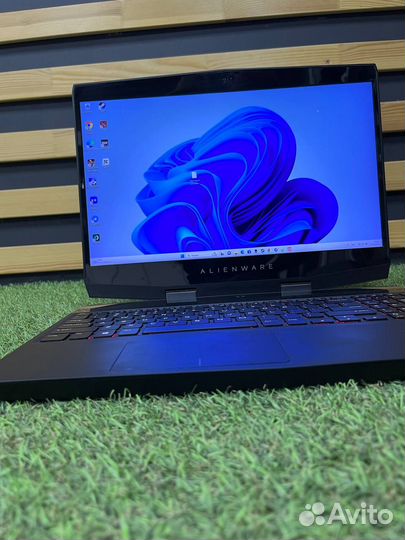 Великолепный игровой ноутбук Alienware m15