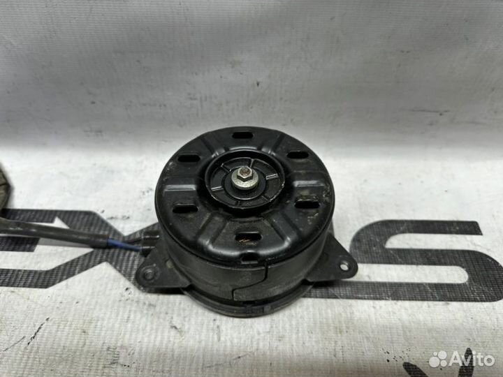 Моторчик вентилятора левый Lexus Ls460 2009