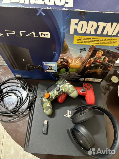 Sony PS4 Pro 1tb + аксессуары