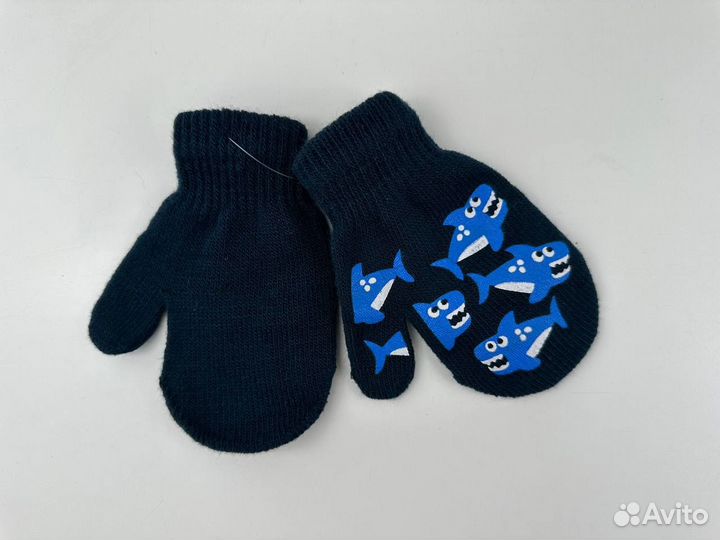Детские варежки новые на мальчика