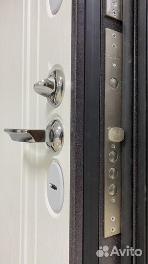 Дверь входная металлическая Бостон терморазрыв