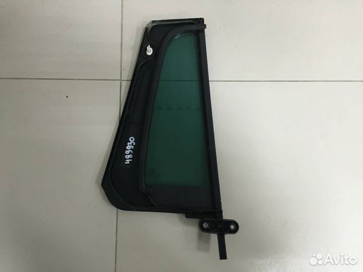 Стекло двери задней левой форточка Volkswagen Tigu