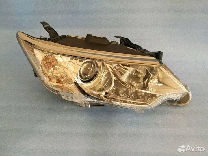 Фара правая Toyota Camry 55