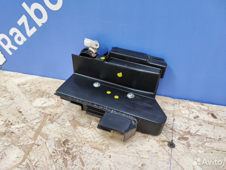 Замок двери задний правый Renault Duster 2