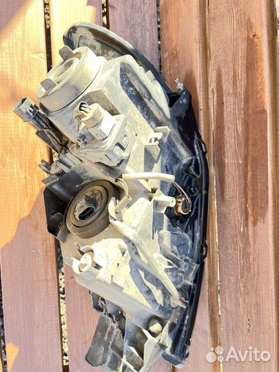 Фара правая на mitsubishi outlander I