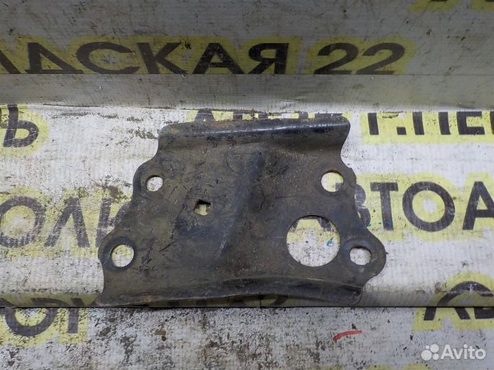 Кронштейн передней балки Toyota Corolla (E150) 20