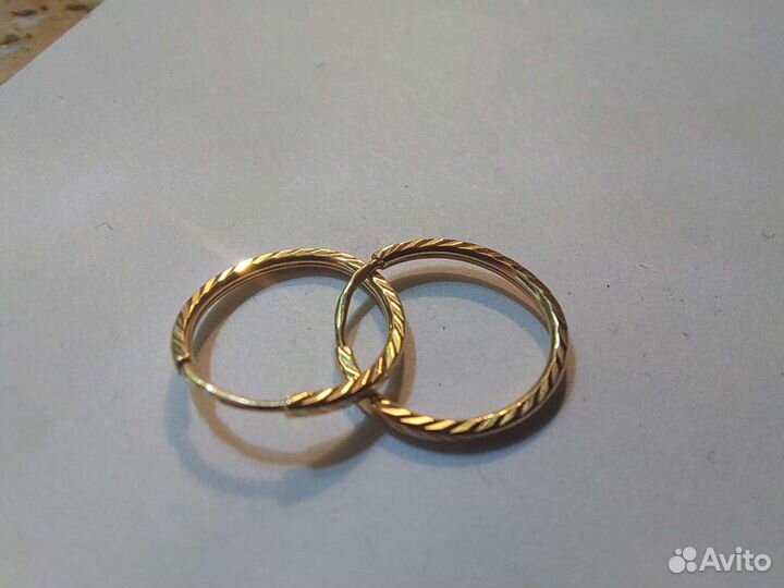 Золотые серьги